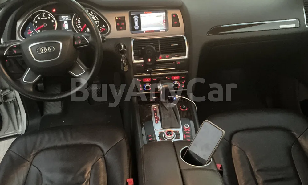 Vehicle photo 8