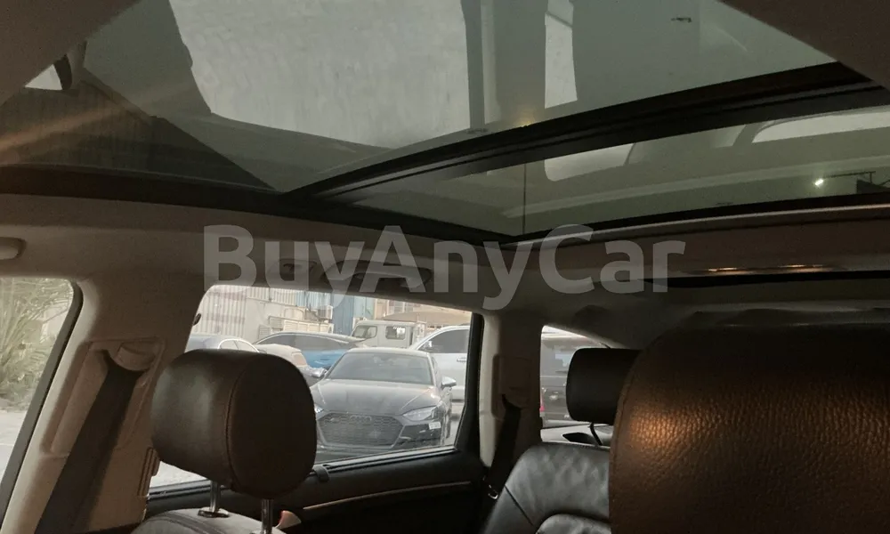 Vehicle photo 10