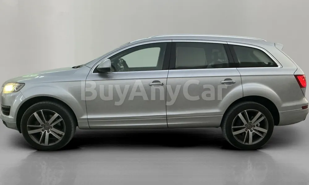 Vehicle photo 5