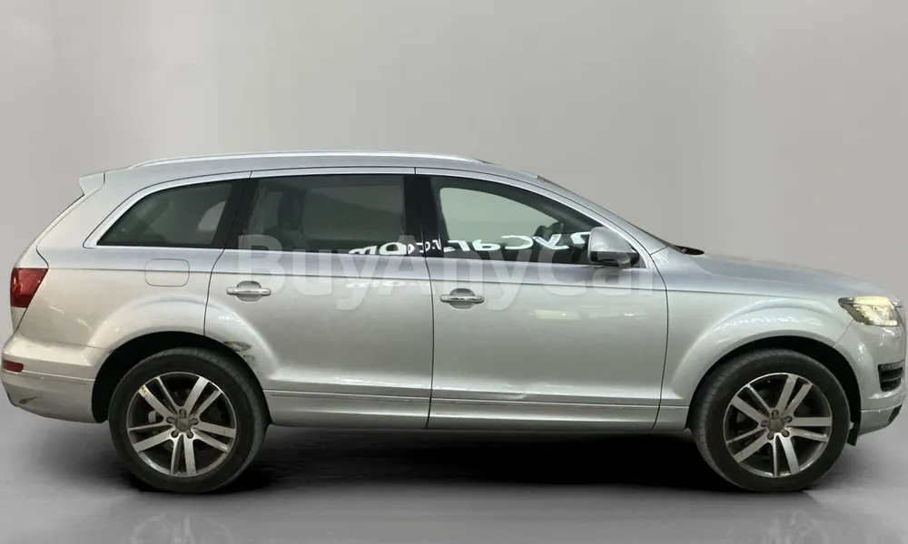 Vehicle photo 4