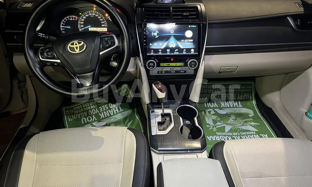 Vehicle photo 9