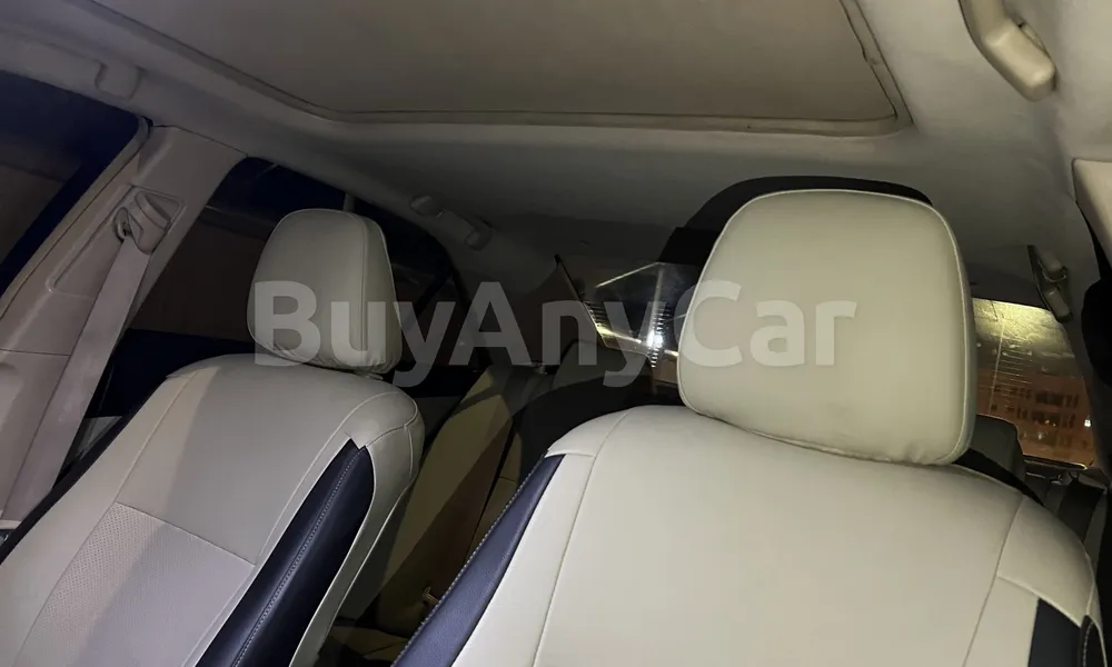Vehicle photo 8