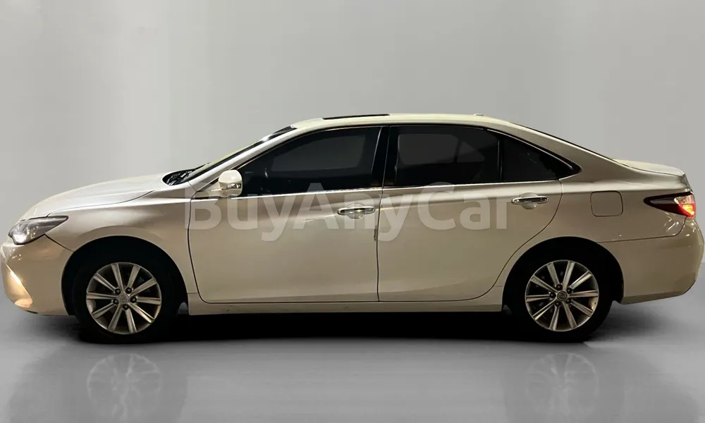 Vehicle photo 4