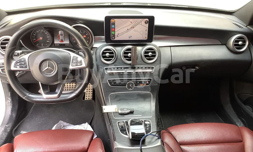 Vehicle photo 8