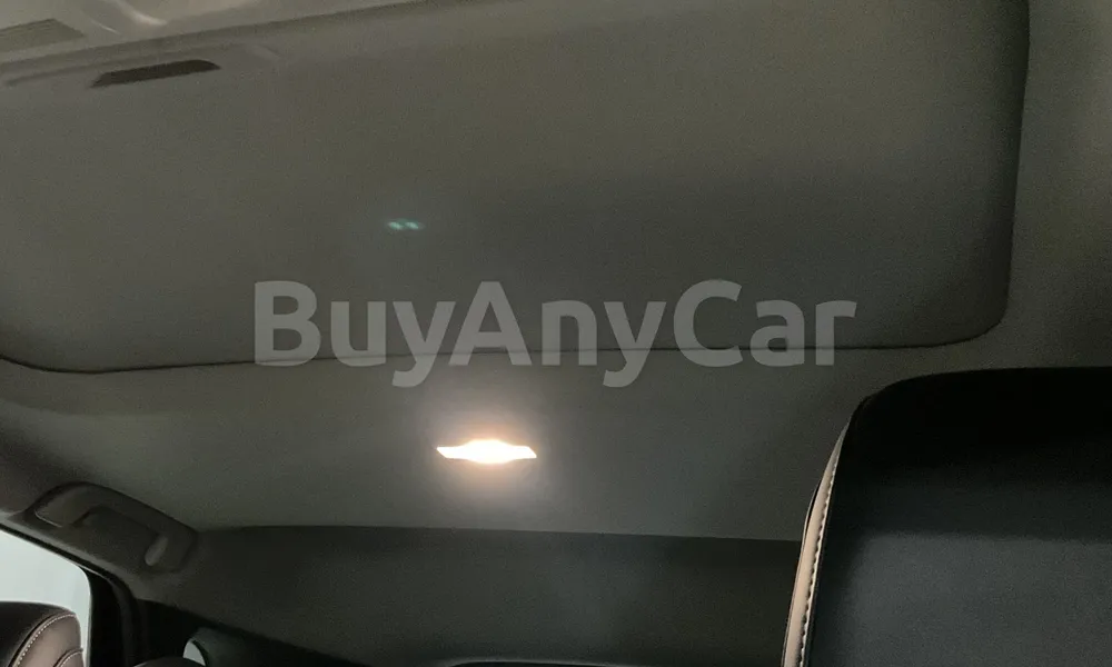 Vehicle photo 9