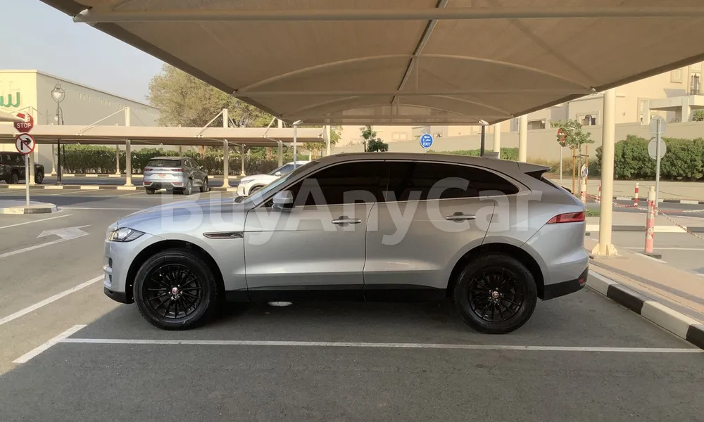 Vehicle photo 4