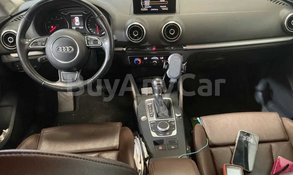 Vehicle photo 9