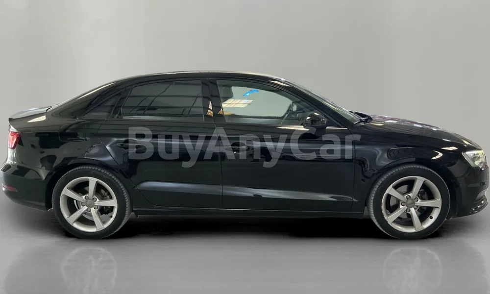 Vehicle photo 3