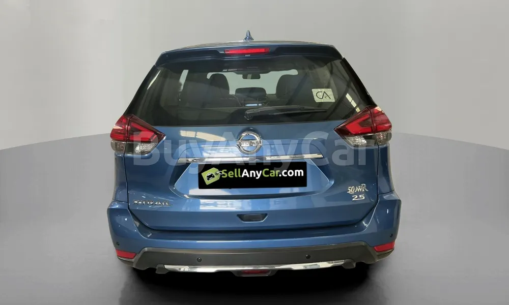 Vehicle photo 2