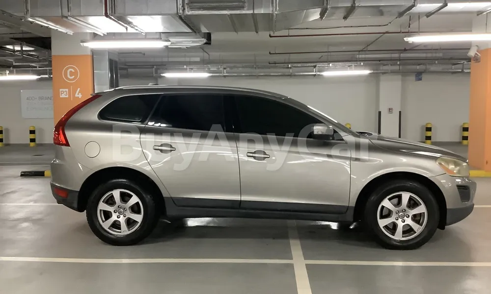 Vehicle photo 3