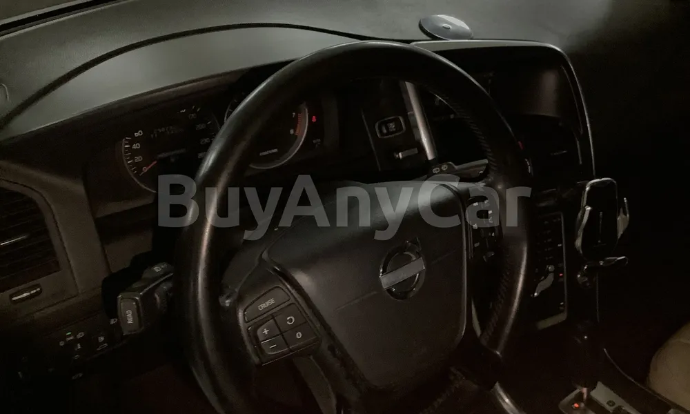 Vehicle photo 9