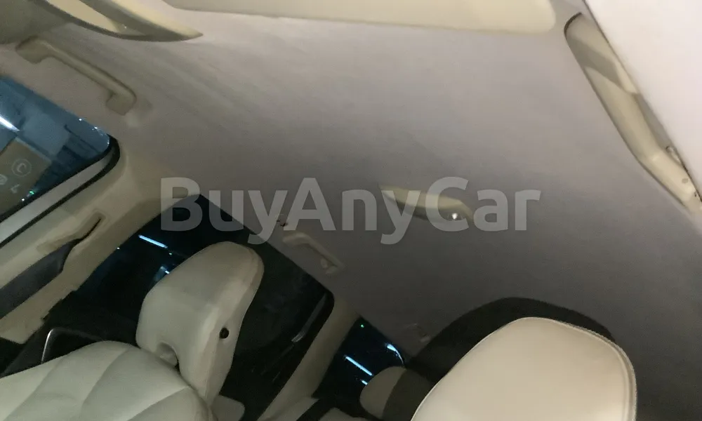 Vehicle photo 8