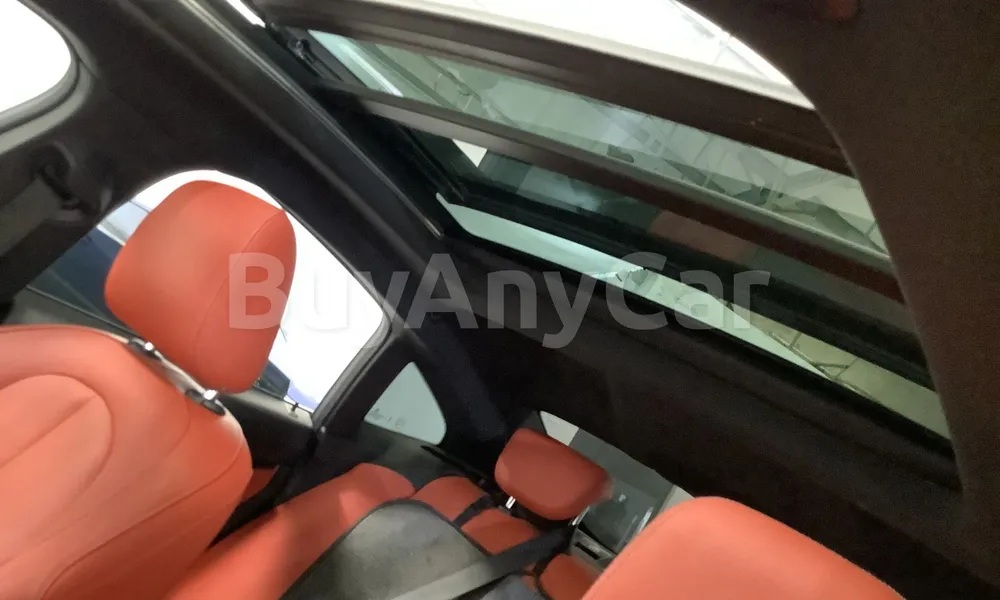 Vehicle photo 8