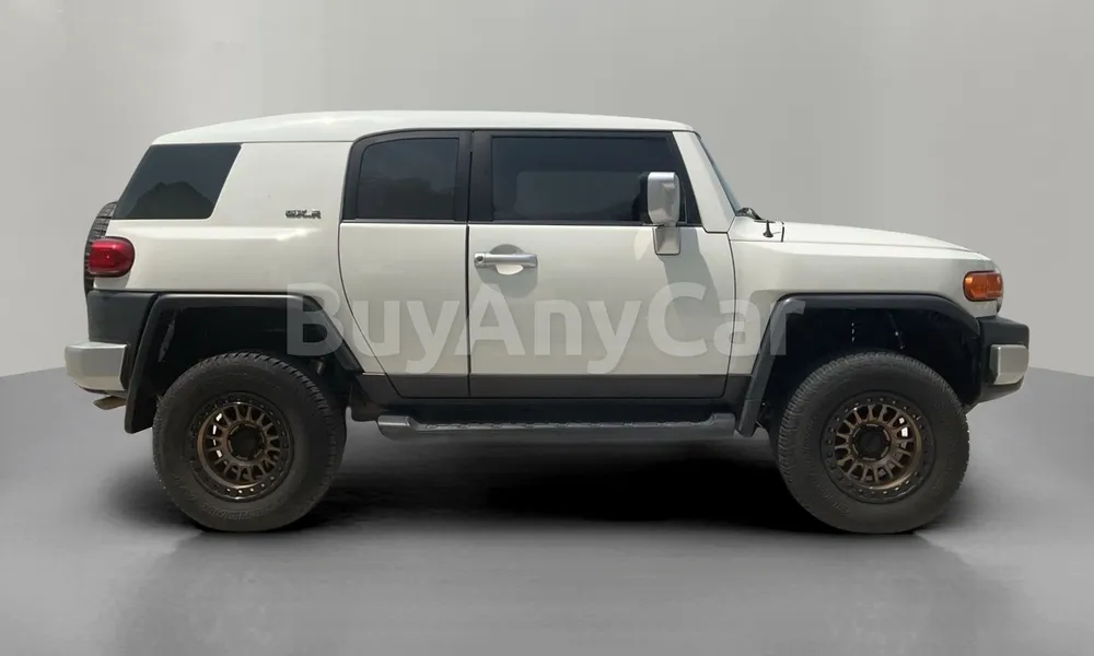 Vehicle photo 6