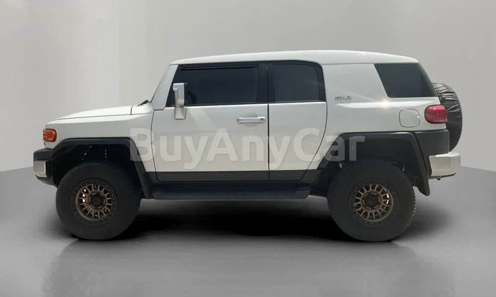 Vehicle photo 5