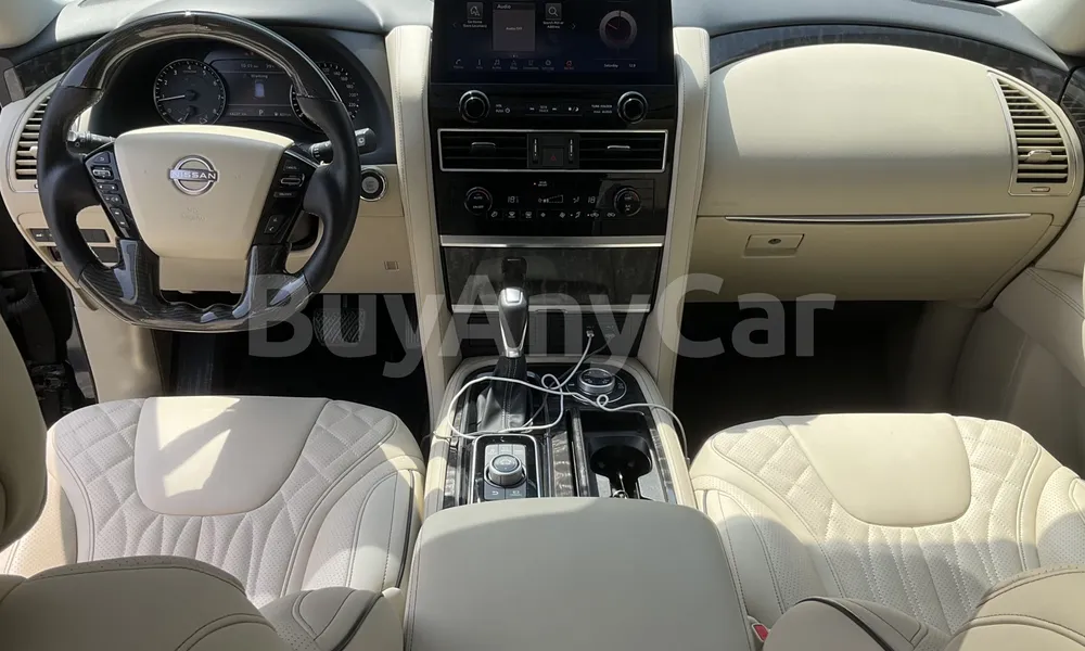 Vehicle photo 7