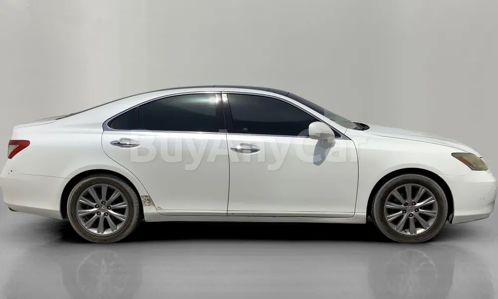 Vehicle photo 4
