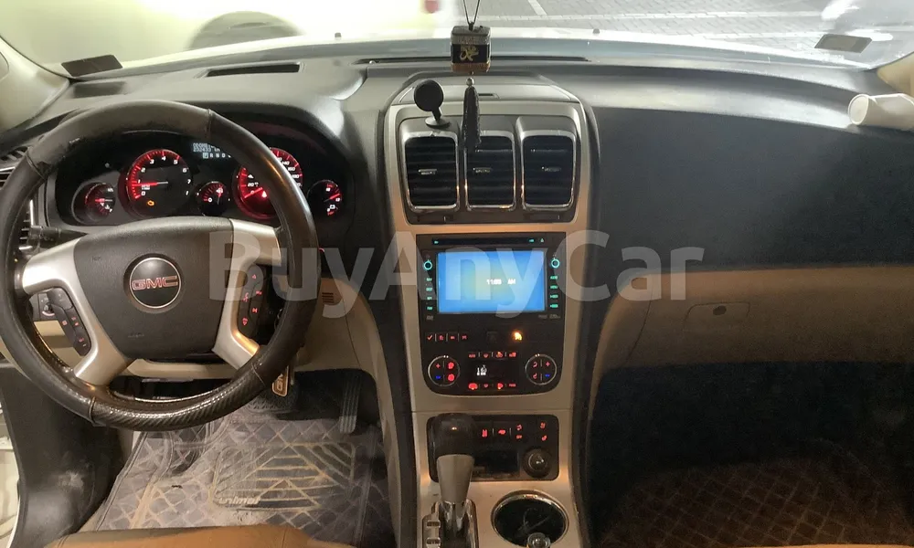 Vehicle photo 8