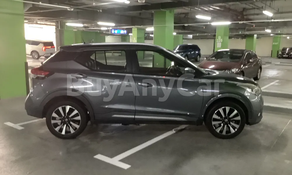 Vehicle photo 4