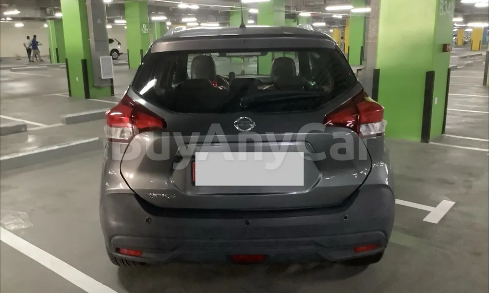 Vehicle photo 2