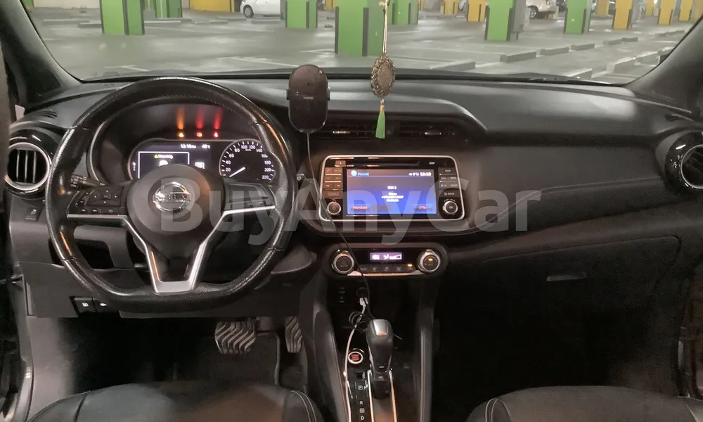 Vehicle photo 9