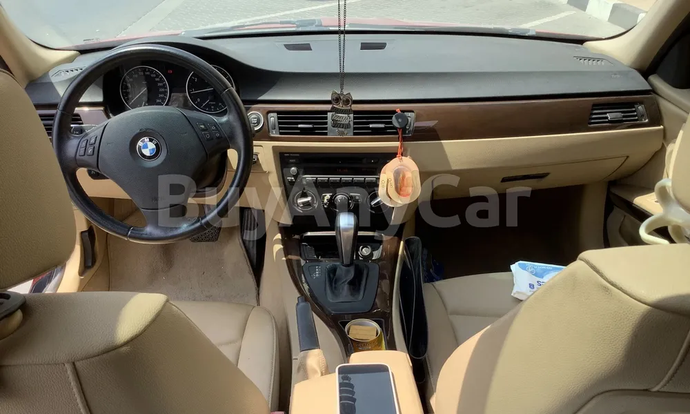 Vehicle photo 8