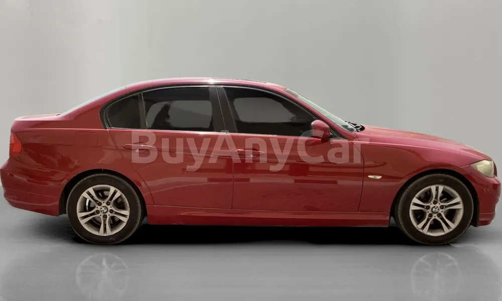 Vehicle photo 3