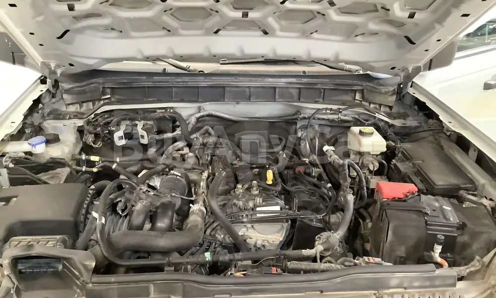 Vehicle photo 9
