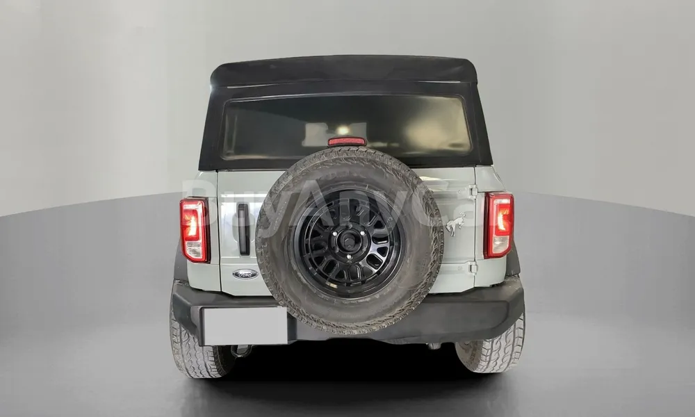Vehicle photo 2