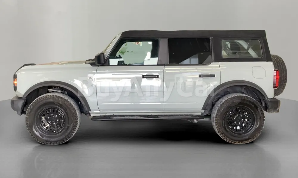Vehicle photo 3