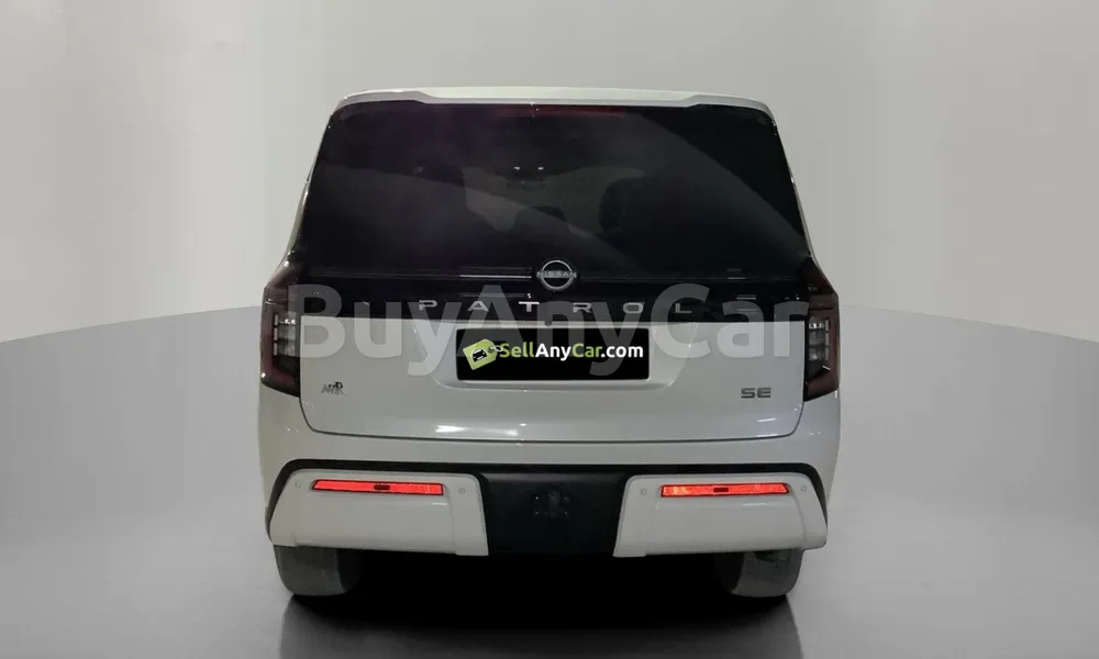 Vehicle photo 2
