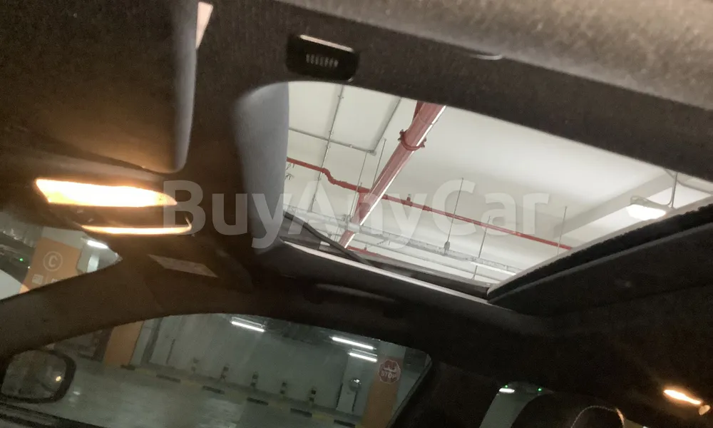 Vehicle photo 9