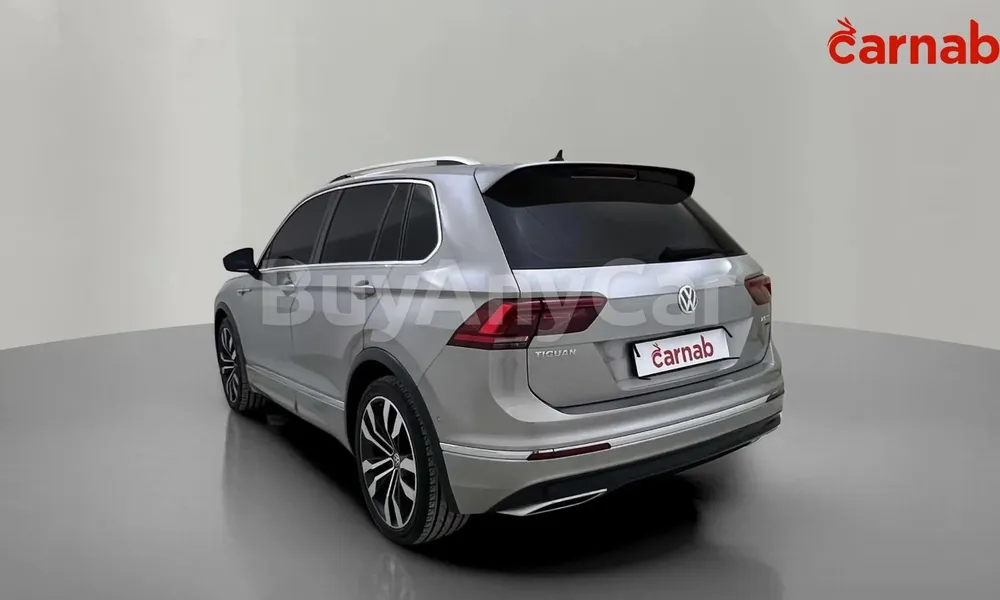 Vehicle photo 7