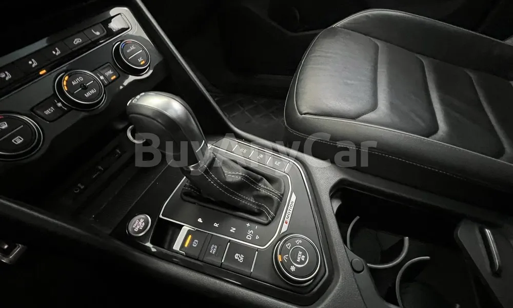 Vehicle photo 10