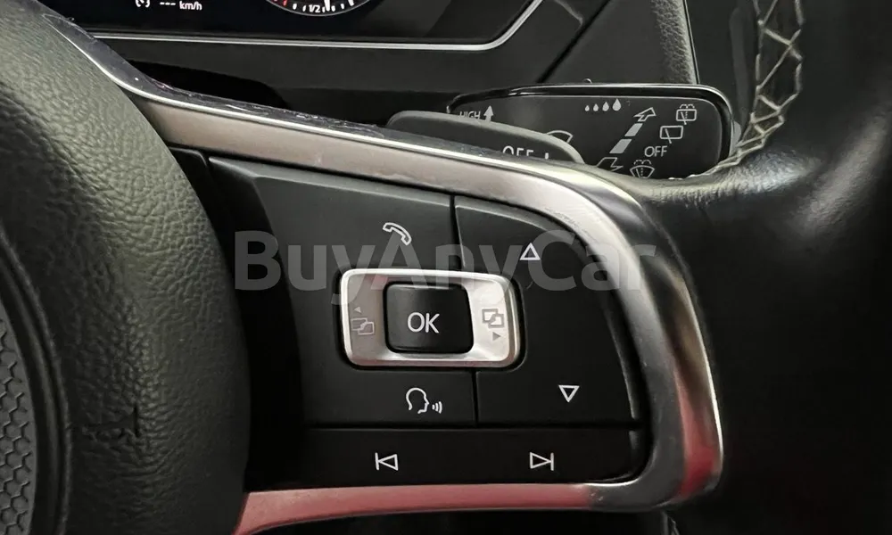 Vehicle photo 12