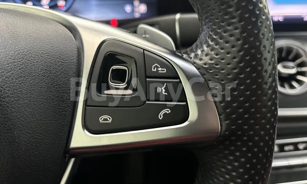 Vehicle photo 13
