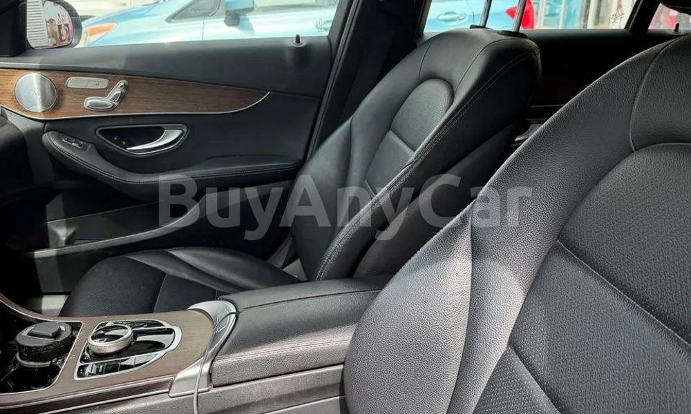 Vehicle photo 10