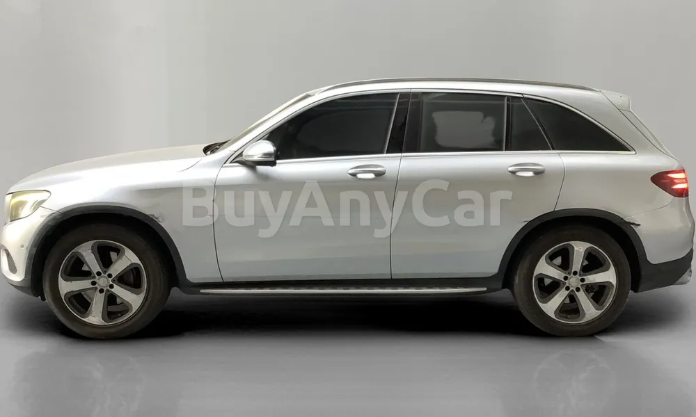 Vehicle photo 3