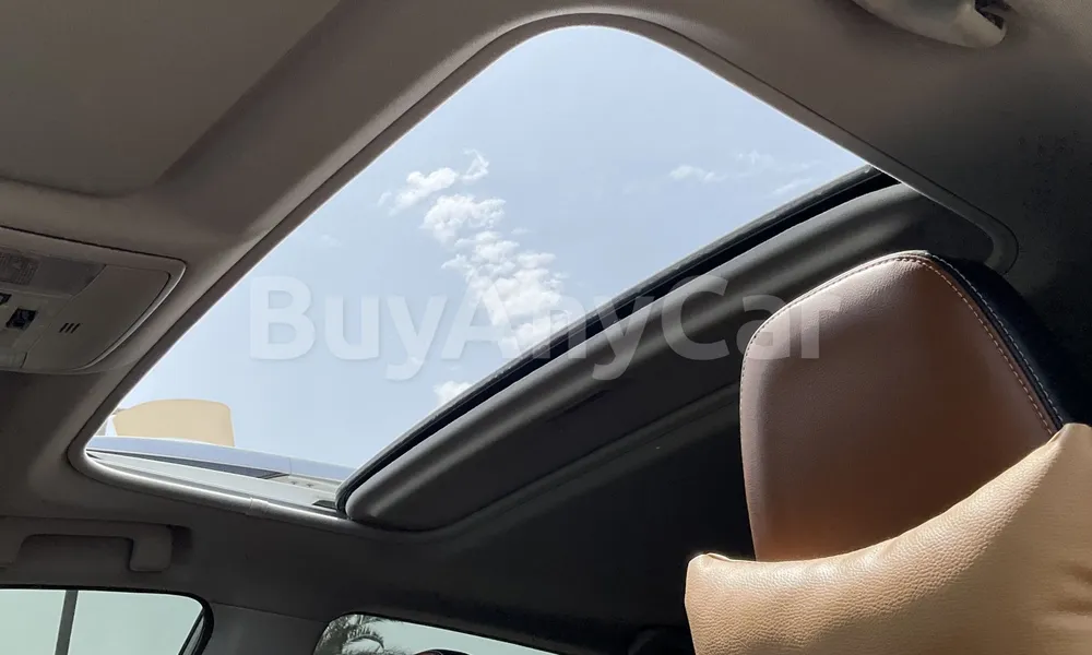 Vehicle photo 9