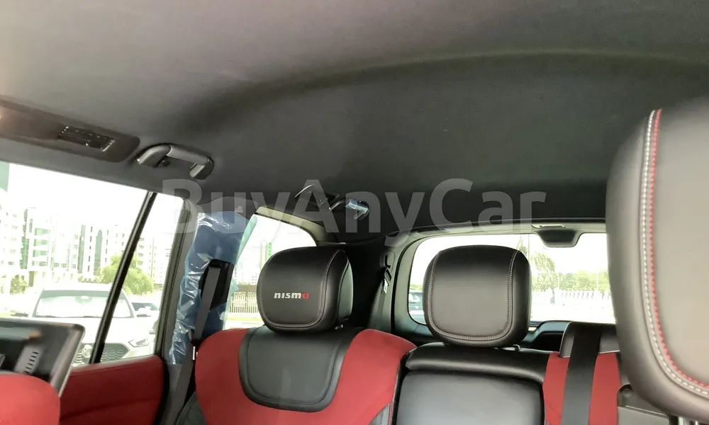 Vehicle photo 9