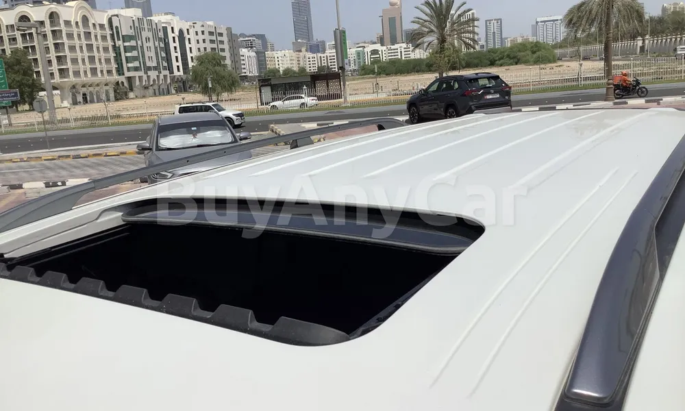 Vehicle photo 5