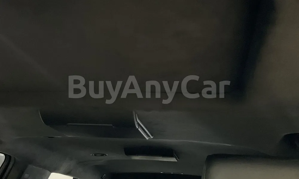 Vehicle photo 10