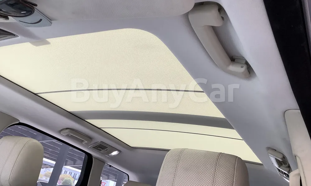 Vehicle photo 9