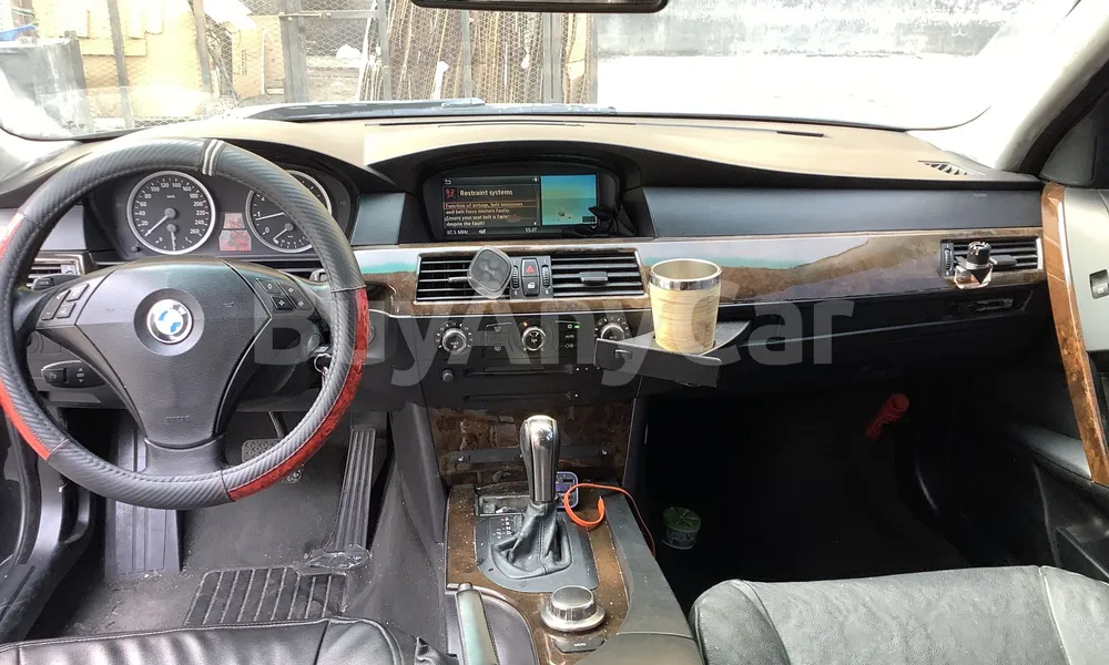 Vehicle photo 8