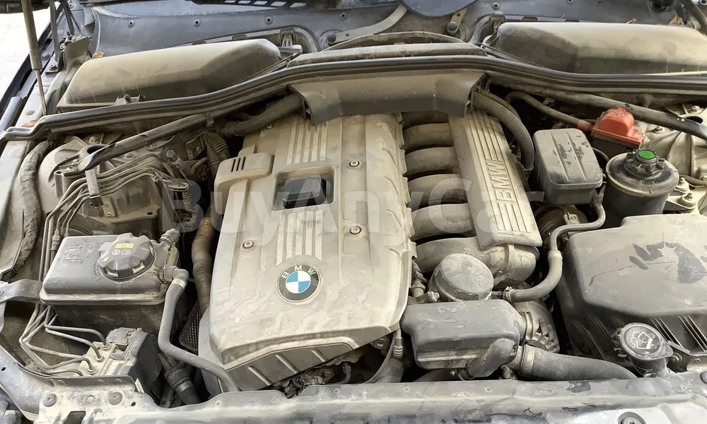 Vehicle photo 6