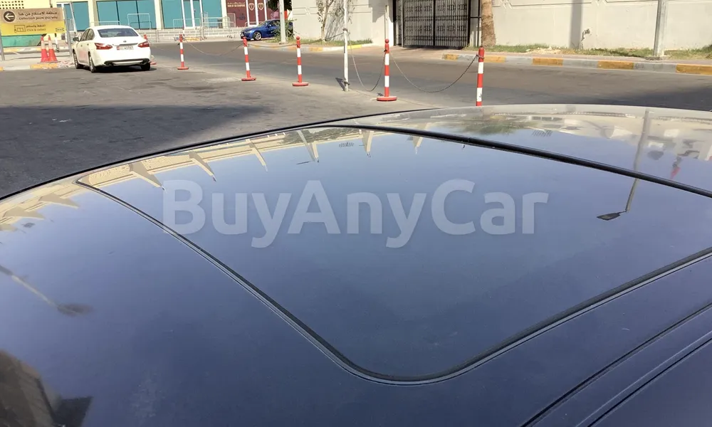 Vehicle photo 5