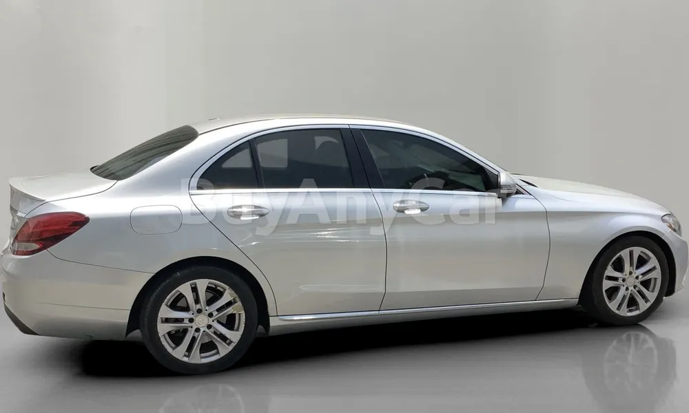 Vehicle photo 4
