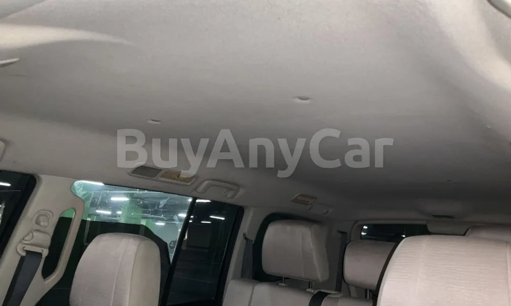 Vehicle photo 8