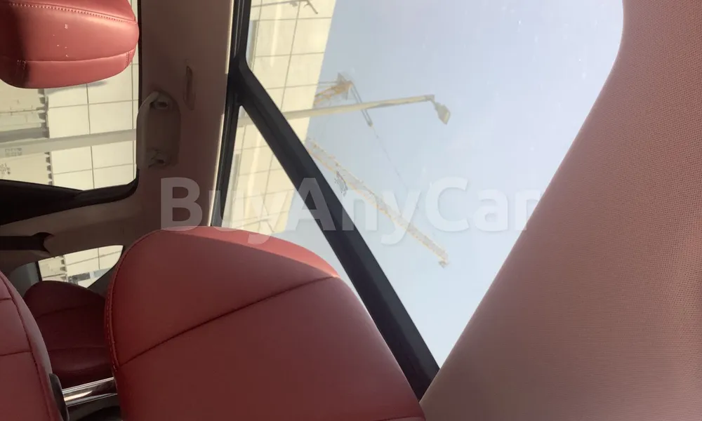 Vehicle photo 8