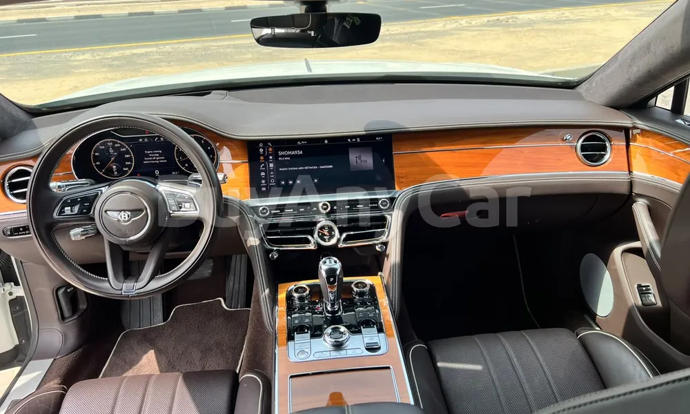 Vehicle photo 8